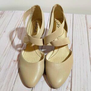 LifeStride Womens Gallery Pumps  Size 11W Color is Ivory